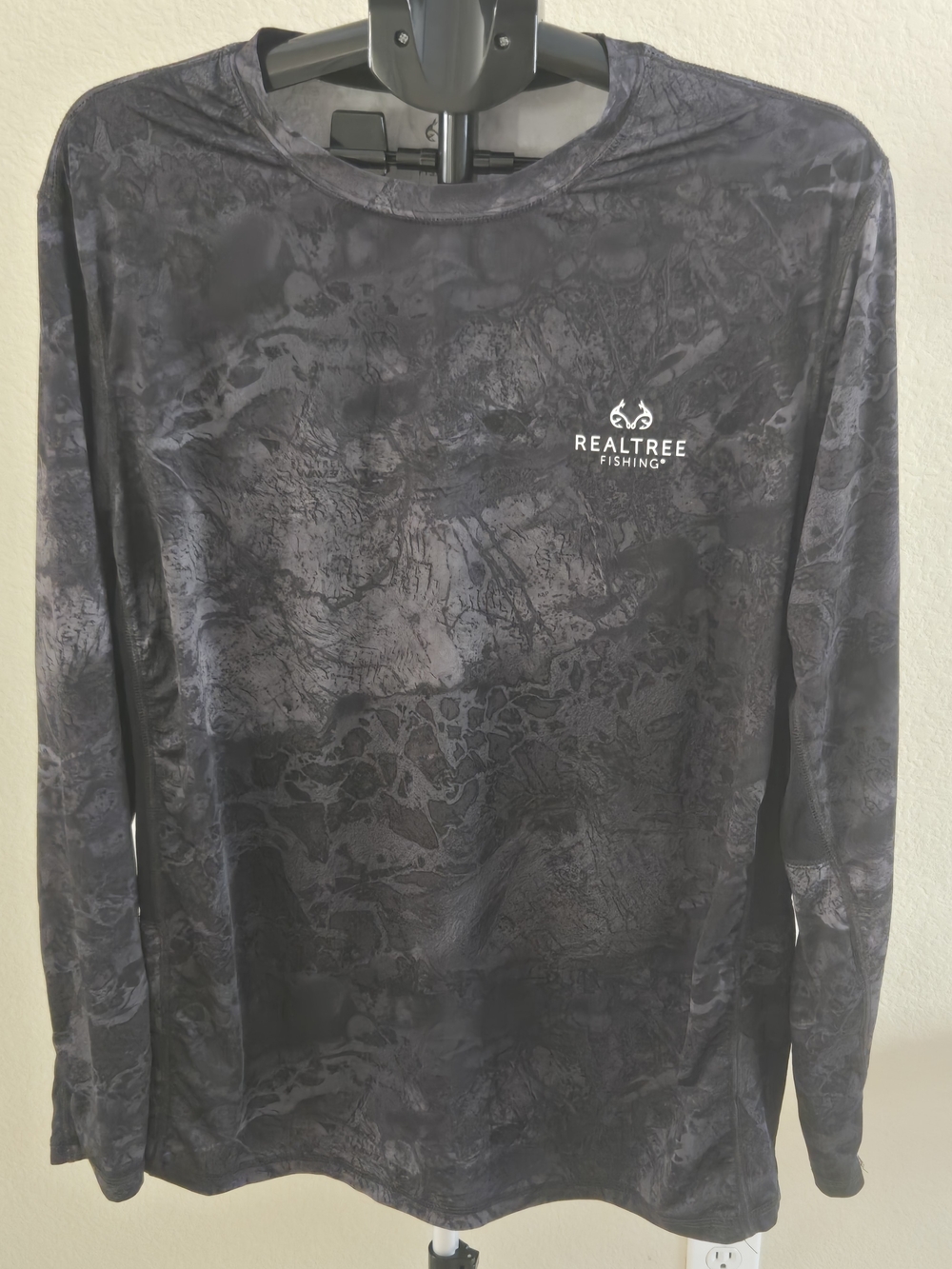 Realtree Long-Sleeve Fishing Shirt in Charcoal Camo
